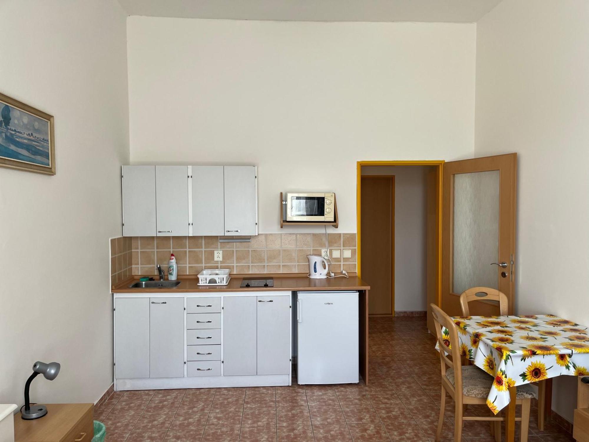 Apartmanovy Dum Obecna Skola Svetlik ภายนอก รูปภาพ