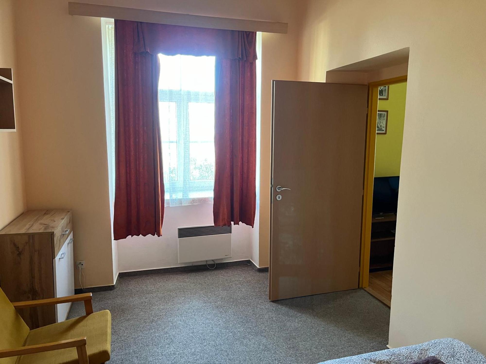 Apartmanovy Dum Obecna Skola Svetlik ภายนอก รูปภาพ