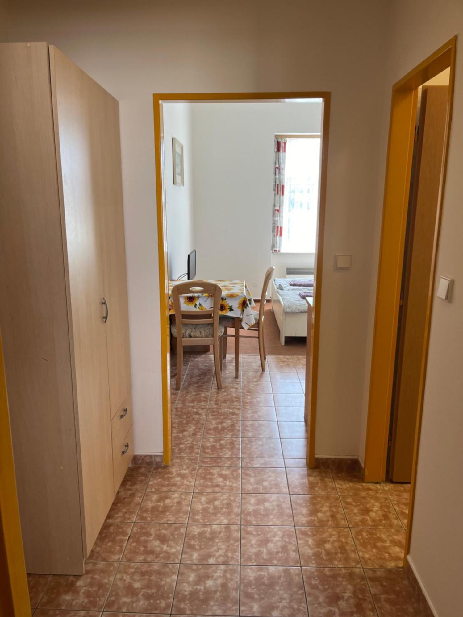 Apartmanovy Dum Obecna Skola Svetlik ภายนอก รูปภาพ