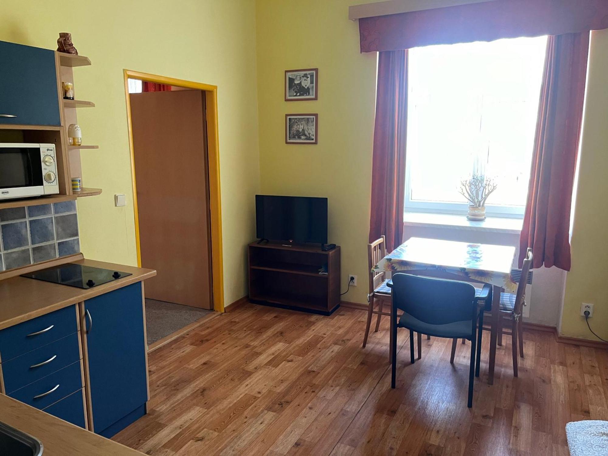 Apartmanovy Dum Obecna Skola Svetlik ภายนอก รูปภาพ