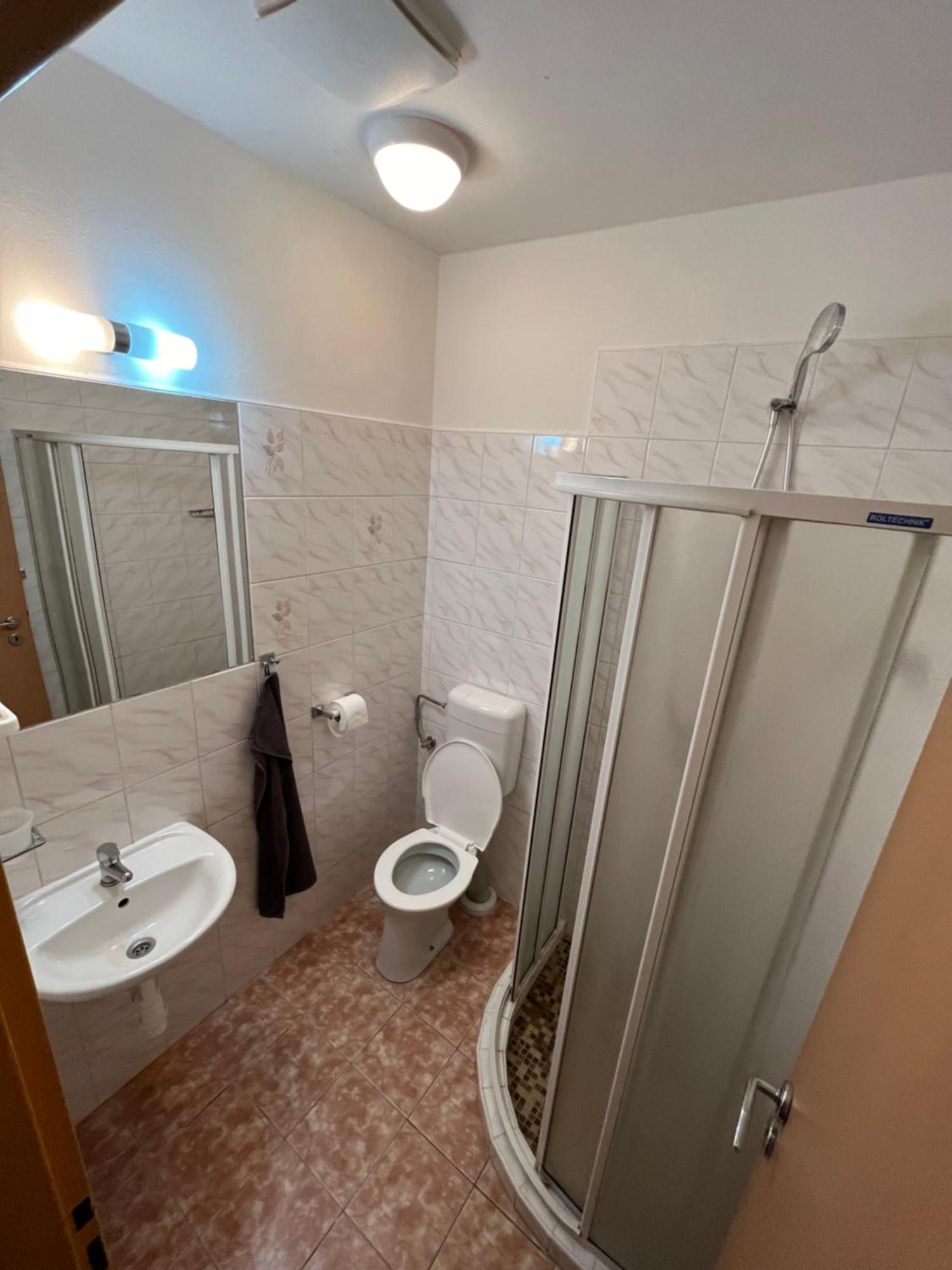 Apartmanovy Dum Obecna Skola Svetlik ภายนอก รูปภาพ