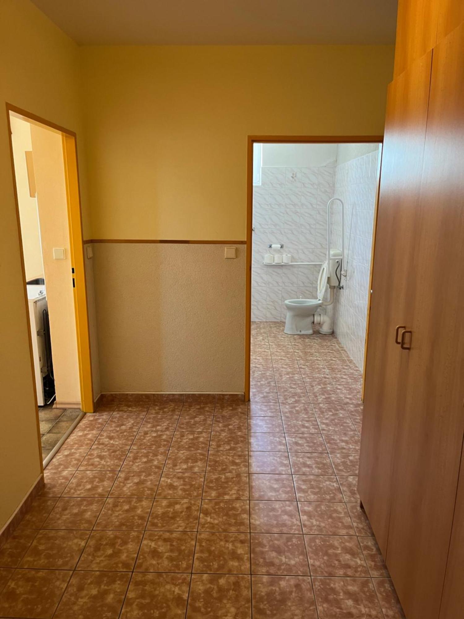Apartmanovy Dum Obecna Skola Svetlik ภายนอก รูปภาพ